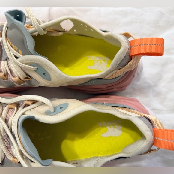 SOREL® Women's Kinetic Breakthru Tech Lace Sneakers in Chalk/Eraser Pink Sz 8.5 - Picture 10 of 10